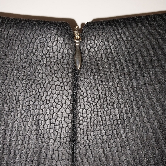 Faux leather like snake print dress - Picture 7 of 7